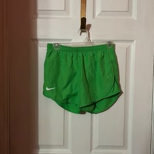 NIKE NWT NEW WITH TAGS ATHLETIC SHORTS EXTRA SMALL XS WOMENS GREEN GYM ACTIVE